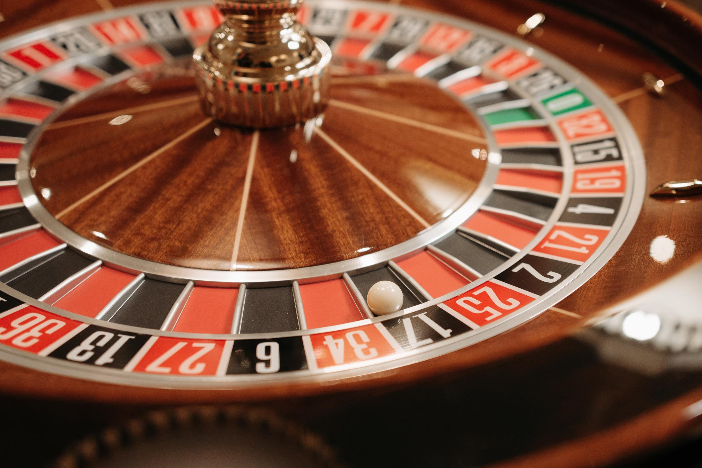 Understanding Baccarat Rules Before Your First Game